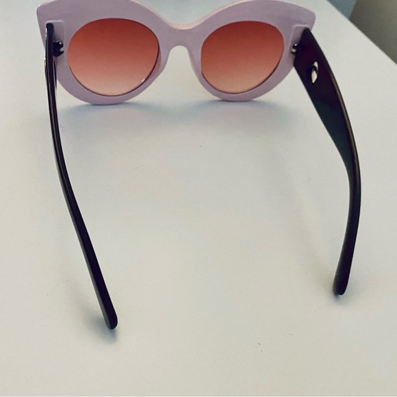 Vintage Cat Eye Sunglasses - Picture 2 of 3